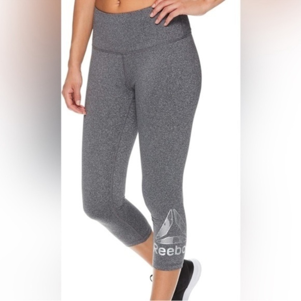 Reebok Womens Wanderlust Capri Compression Athletic Leggings Small